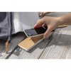 Powerbank Avec Induction En Liège Et Paille De Blé 8000mAh ECOPOWER En Situation