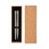 Parure De Stylos En Acier Inoxydable Recyclé Dans Coffret En Liège GRAZ SET Ouvert Sans Marquage Parure De Stylos En Acier Inoxydable Recyclé Dans Coffret En Liège GRAZ SET Ouvert Sans Marquage