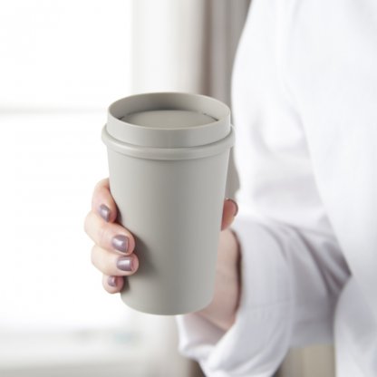 Mug Avec Couvercle 360° En Bioplastique 300ml Porté à La Main