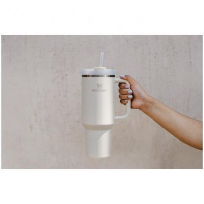 Mug Double Paroi En Inox Recyclé 1200ml STANLEY Prise En Main