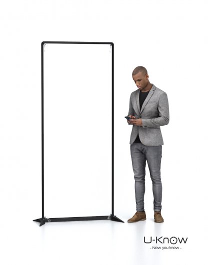 Stand En Toile Polyester Recyclé 210g Anti Feu B1 AEROSTAND 085 Avec Monsieur à Côté