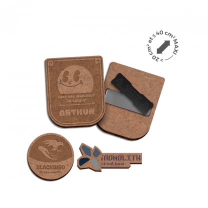 Badge Sur Mesure En Bois MDF Avec Aimant AIMANT XL Photo Principale