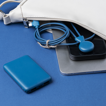 Pack De Charge Pour Voyage En Plastique Recyclé MR BIO PACK EPSILON Pack Bleu Posé Dans Un Sac