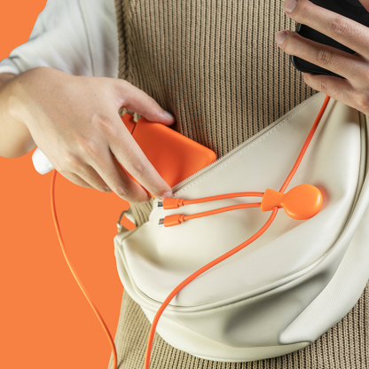 Pack De Charge Pour Voyage En Plastique Recyclé MR BIO PACK EPSILON Pack En Utilisation Orange