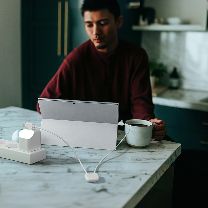 Pack de charge rapide personnalisable en aluminium et plastique recyclés - ICE-TAG TRACKER